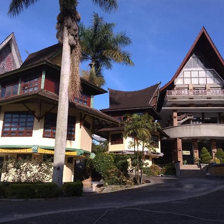 Sapadia Hotel And Cottage Parapat Εξωτερικό φωτογραφία
