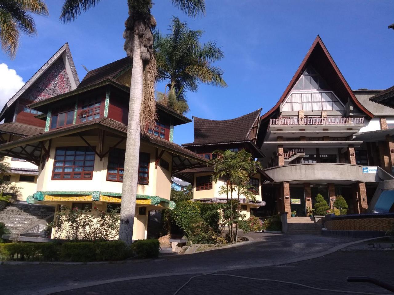 Sapadia Hotel And Cottage Parapat Εξωτερικό φωτογραφία